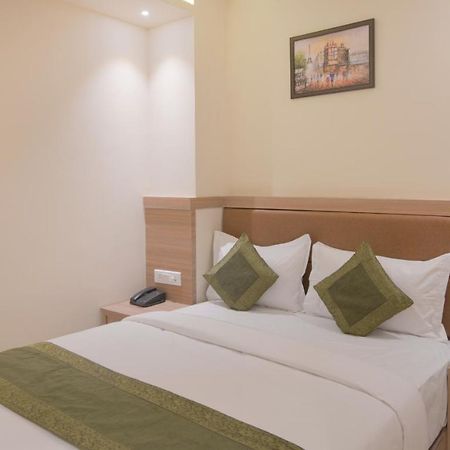 Hotel West Blue Мумбаї Екстер'єр фото